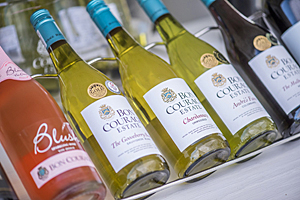 Bon Courage Estate is a valued supplier of Citrusdal Cellars - get your favourite Bon Courage drinks from us.
